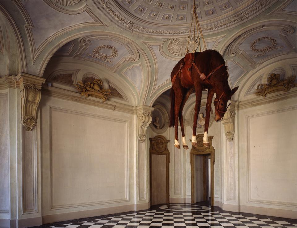 Castello di Rivoli: Novecento (M. Cattelan, 1997)